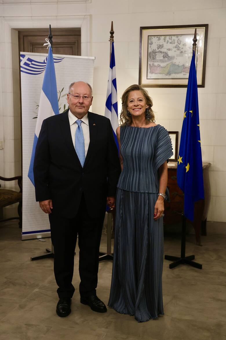 Embajador Efstathios Paizis-Paradellis y su esposa, Josefina Pasman de Paizis-Paradellis
